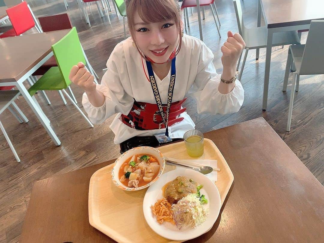 のインスタグラム：「... #ABCラジオ . . . #ヒョドスタグラム #金曜の大樹 えらいやる気！ ご飯中もずっと筋トレの話🥩 大樹はこれプラス ハンバーグ取ろうとしてましたが 今回は、お見送りしておりました！ . . #筋トレ　#筋肉　#マッスル　#お願いマッスル #めっちゃモテたい #yes #ジム活」