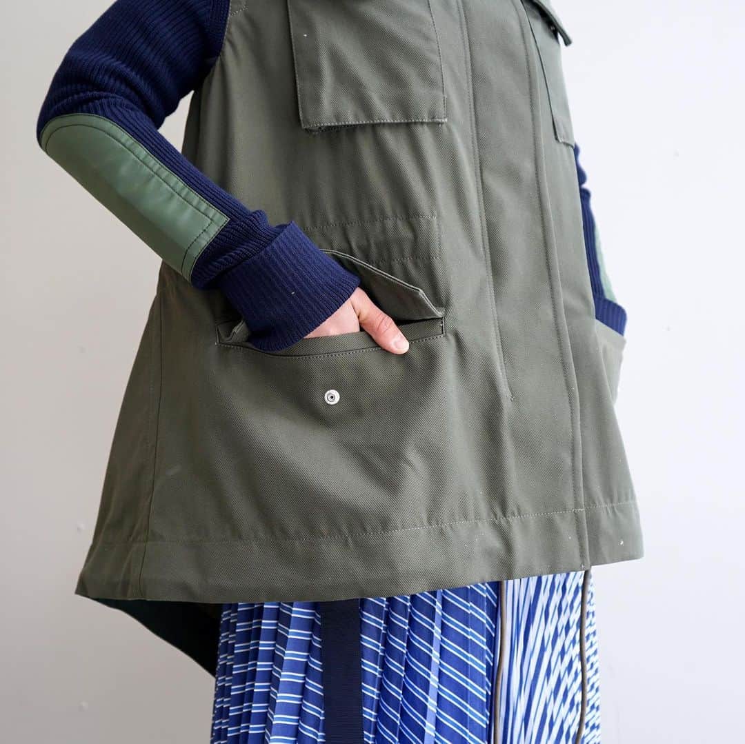 MāWさんのインスタグラム写真 - (MāWInstagram)「. [sacai] Fabric Combo Jacket. Cotton Poplin Pleated Skirt. -  #sacai #sacaiofficial #mawsapporo #MāW #ins_online #20ss #sapporo #hokkaido」2月7日 21時21分 - maw_sapporo