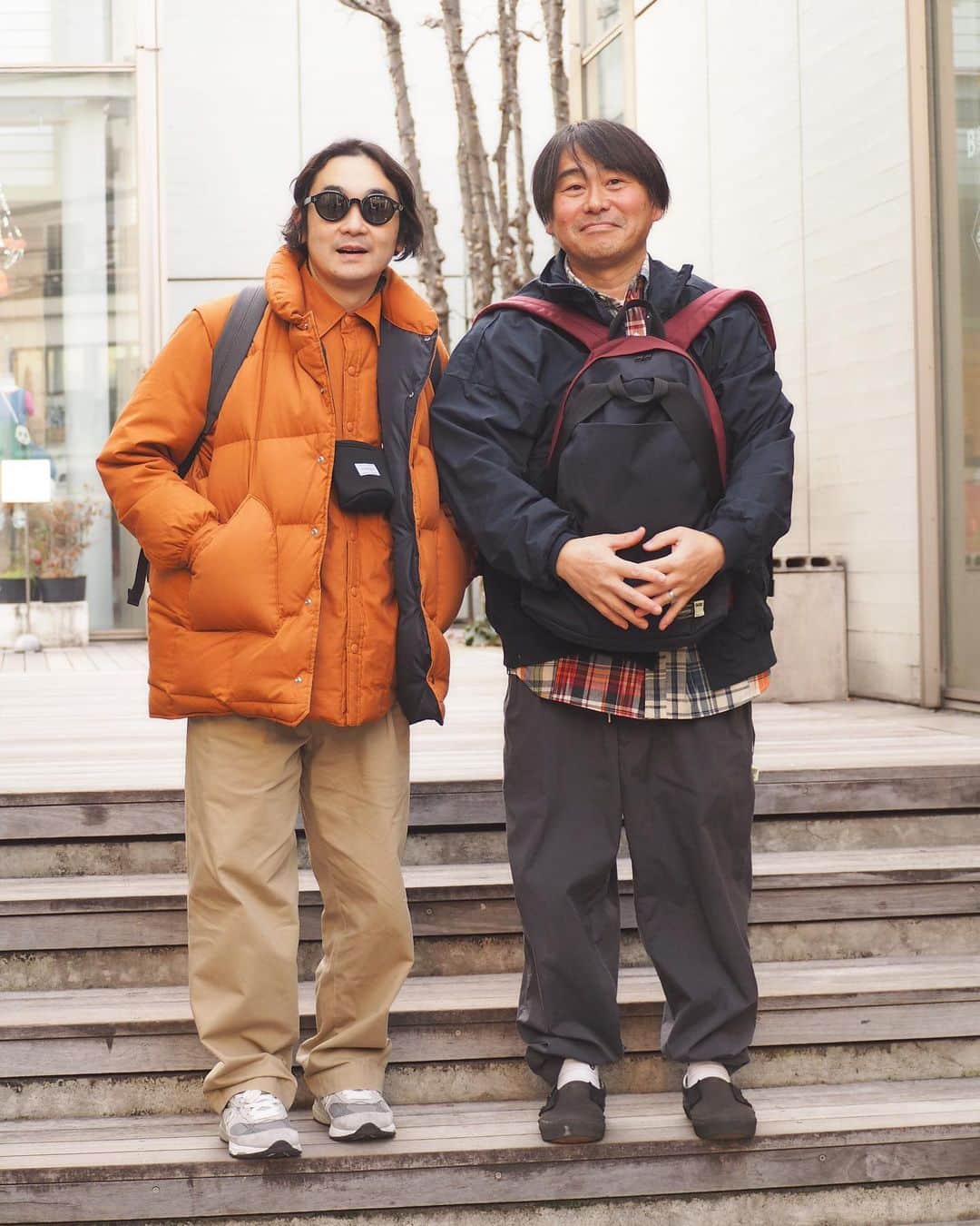 B JIRUSHI YOSHIDAさんのインスタグラム写真 - (B JIRUSHI YOSHIDAInstagram)「【Stylish People in Daikanyama】 不定期でご紹介しているこの企画“Stylish People‘’。 ・ 今回ご紹介するのは、我らがBEAMS名バイヤーの加藤氏、様々なモノを生み出すメンズカジュアルの仕掛人、ディレクターの中田氏、お二人の登場です。 ・ 近くで展示会があったようで、お店にも立ち寄ってくれました。 ・ バイヤーのお二人、勿論吉田カバンの事は熟知しております。 今回も持ち前のセンスの良さで、店内の商品を吟味しておりました。 ・ 中田氏は、以前から〈PORTER × B印ヨシダ〉の”HOLIDAY WALLET”を愛用、加藤氏は自身の手掛けるブランド、”SSZ“の新作〈PORTER × SSZ〉”2P4L B/PACK”を早速使っており、なんと今回は別カラーのBLACKも購入！ ・ 中田氏は、〈B印 ヨシダ × PORTER 〉の”ONE CAN SHOULDER POUCH”をチョイスしてくれました。 ・ またふらっと来てくれる事を期待しています！  #bjirushiyoshida #B印YOSHIDA #代官山 #daikanyama #TOKYO #BEAMS #ビームス #yoshidakaban #吉田カバン #ポーター  #porter #비지루시요시다 #도쿄 #다이칸야마 #빔스 #빔즈 #포터 #데일리룩 #stylishpeople #stylishpeopleindaikanyama #ssz」2月7日 21時24分 - bjirushiyoshida