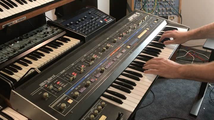Flight Facilitiesのインスタグラム：「More Energy man @lukemillionmusic taking ‘NEED YOU’ for a masterclass 😲」