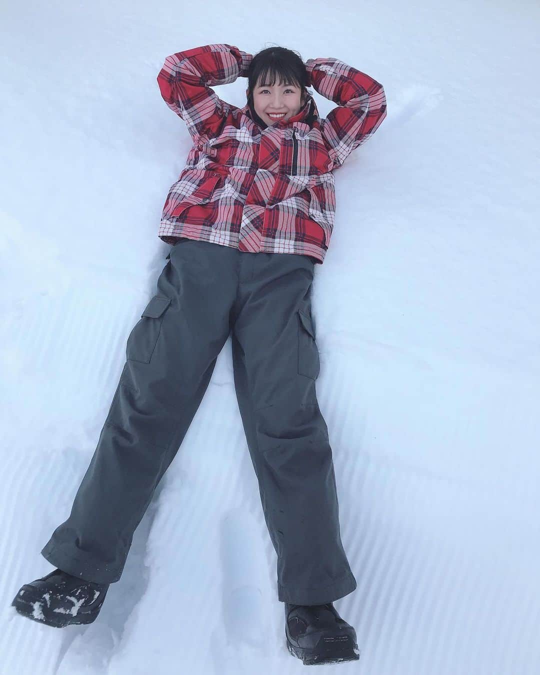 のインスタグラム：「都内寒いねー🥶❄️ 着ても着ても寒い😨 . 先日の新潟のが暖かった気がする。笑 . #糸魚川 #シャルマン火打 #ロケ #信越トライウォーク #チャンネル700 #磯原杏華」