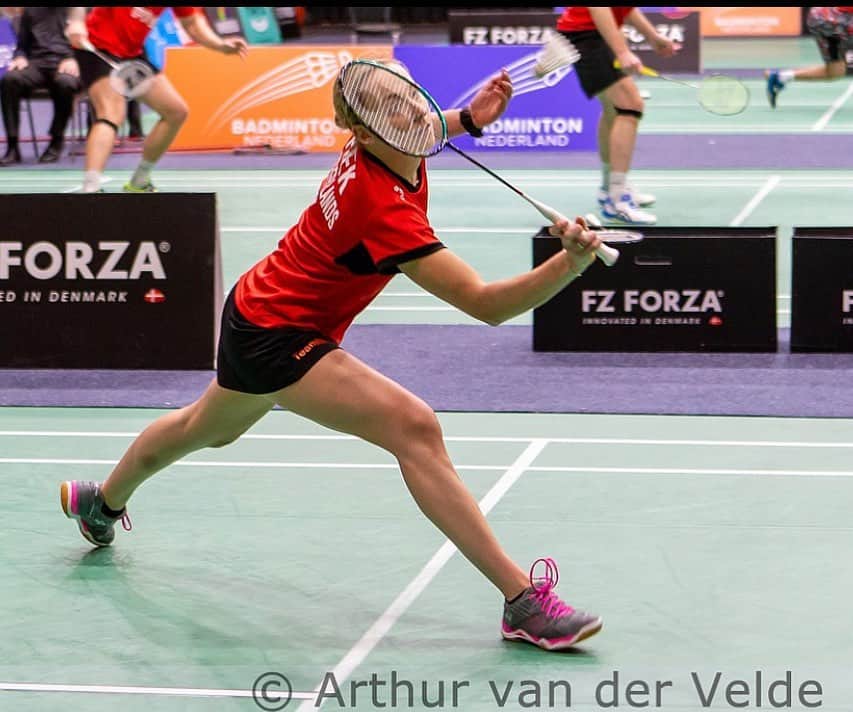 セレーナ・ピークのインスタグラム：「Guess who? 🏸  @arthurvdvelde」