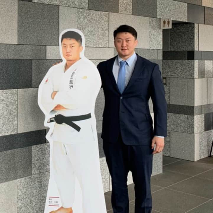 原沢久喜のインスタグラム：「等身大パネルを作ってもらいました #百五銀行 #柔道#judo #adidas#adidasjudo」