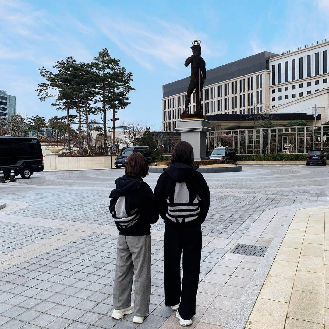 林ゆめさんのインスタグラム写真 - (林ゆめInstagram)「Korea❤︎﻿ ﻿ ﻿ #韓国 #adidas」2月7日 17時17分 - ___yuume.18