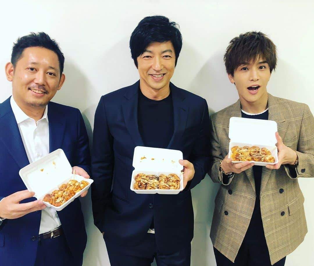 入江悠さんのインスタグラム写真 - (入江悠Instagram)「『#AI崩壊 』 大阪舞台挨拶後の三人。 たこやき美味いすなぁ😋  ぜひ映画のご感想も各種お待ちしております！  #大沢たかお #岩田剛典 #入江悠」2月7日 17時39分 - u_irie