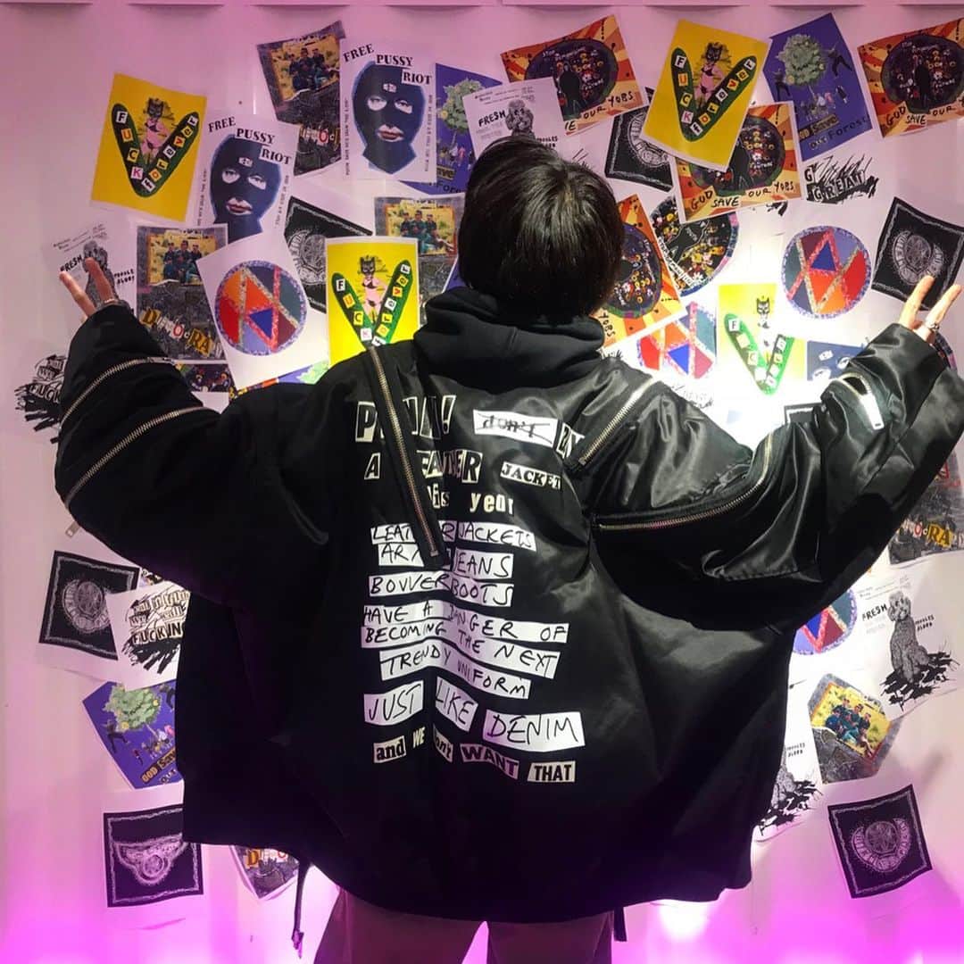 花沢将人のインスタグラム：「" Fuck Forever " 展示会　@kidill」