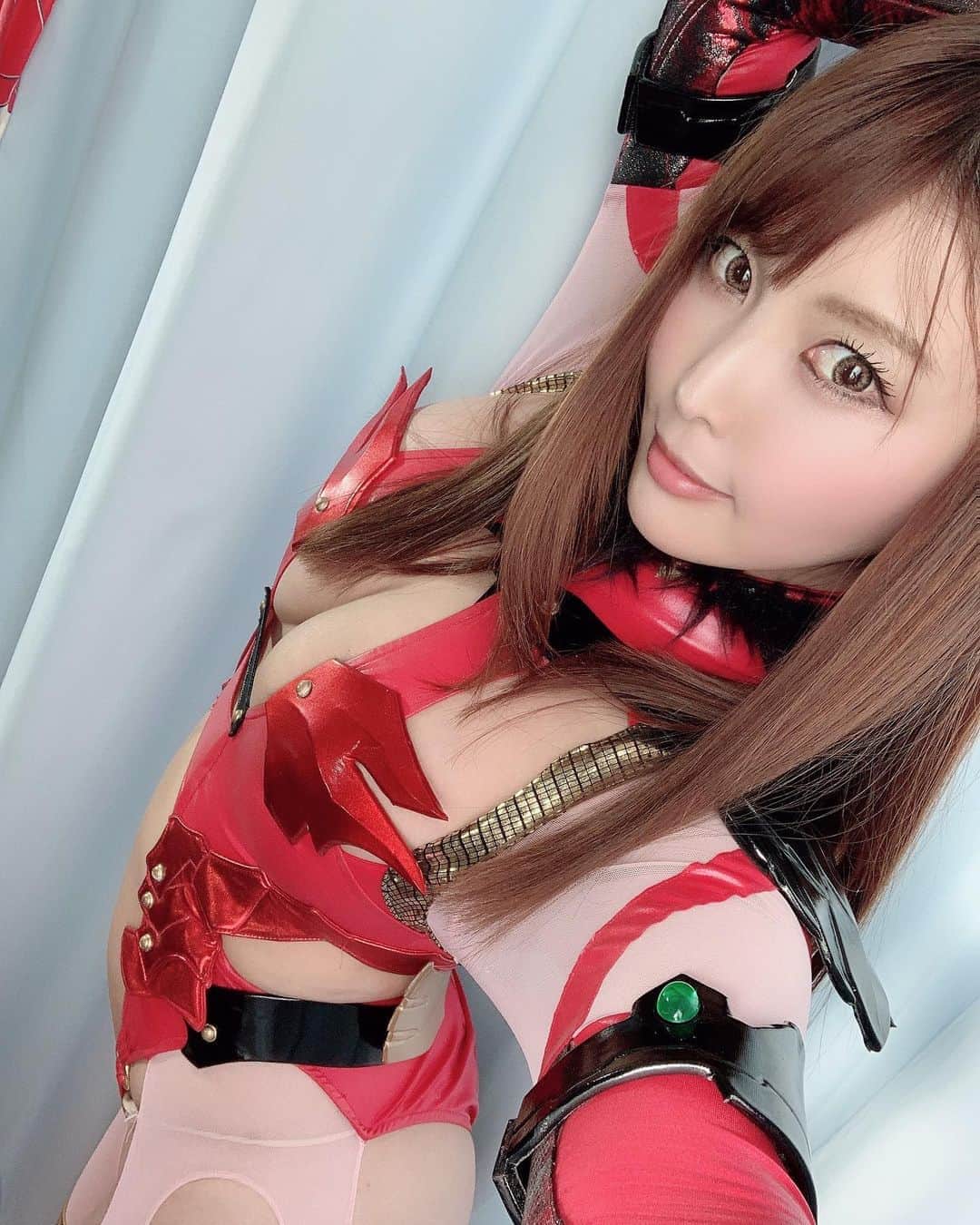 新村あかりのインスタグラム：「GIGAさんで衣装合わせしてきたよー！ 再びヴァーミリアさん💕  #女幹部 #giga #特撮」