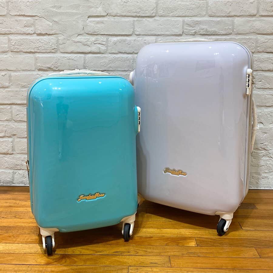 のインスタグラム：「. . ☆new item☆ . キャンディポケットトローリー No.39871 (1〜2泊) Price:¥13,000＋tax . No.39872 (3〜5泊) Price:15,000+tax . No.39873 (6〜7泊) Price:17,000+tax . new color:ティールブルー、スリーピーラベンダー . . 東急プラザ表参道原宿店 Tokyu Plaza Omotesando Harajuku . 📞03-6804-1361 OPEN/11:00〜21:00 . . #jewelnarose #ジュエルナローズ#tokyo #harajuku #原宿#東急プラザ表参道原宿#新作#表参道#スーツケース#キャリーケース#海外旅行#春休み#tokyuplaza#omotesando#shibuya#shoulderbag#sightseeing #newitem#2020ss#spring #summer#kawaii#fashion#carrybag#travel #东京#旅游#日本旅游」