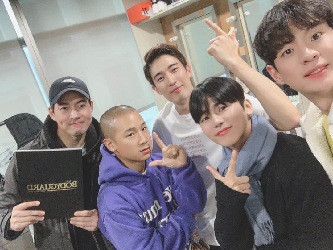 インス のインスタグラム：「오늘은 호랑이들 나오는 날🐯」