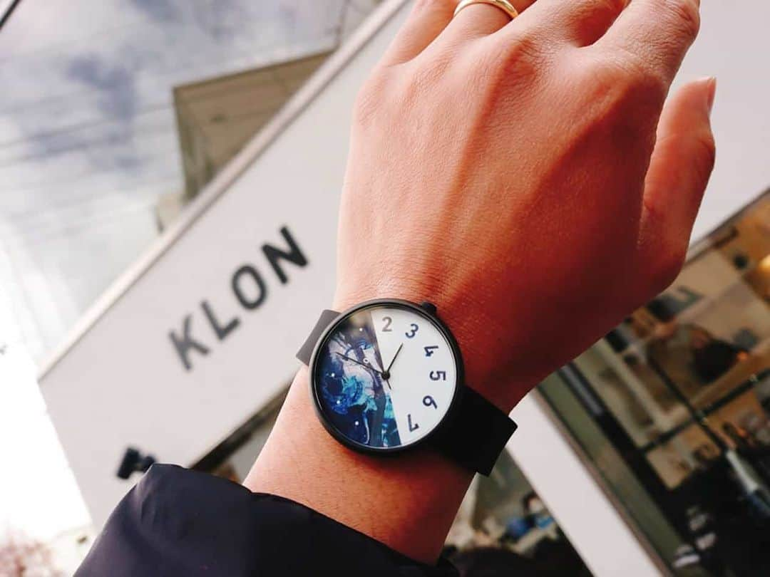 西尾健太さんのインスタグラム写真 - (西尾健太Instagram)「KLON × 感覚ピエロ コラボウォッチ⌚  アキレスのカラーはネイビー!! なかなかオシャレでカッコいいです。  フォーマルでもカジュアルでも使って頂けるのではないでしょうか。  数量限定なのでお早めに！！！！ ネイビーおすすめ  #コラボ #数量限定 #腕時計 #watch #klon #感覚ピエロ #感エロ #感エロツアー #感エロフェチズム #drummer #drums #ドラム #peal #pealdrums #パール #live #livehouse #ライブ #ライブハウス#athlete #adventurer #training #muscletraining #筋トレ #筋トレ男子」2月7日 18時17分 - nishio.kenta