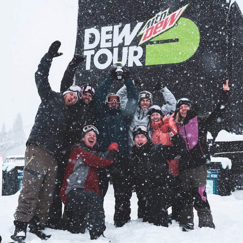 松本遥奈さんのインスタグラム写真 - (松本遥奈Instagram)「TEAM OAKLEY🏆❤️ @stalesandbech @jamieanderson @scottyjames31 @renerinnekangas @oakleysnowboarding  #dewtour #teamchallenge #oakleysnowboarding」2月7日 18時25分 - haruna_matsumoto