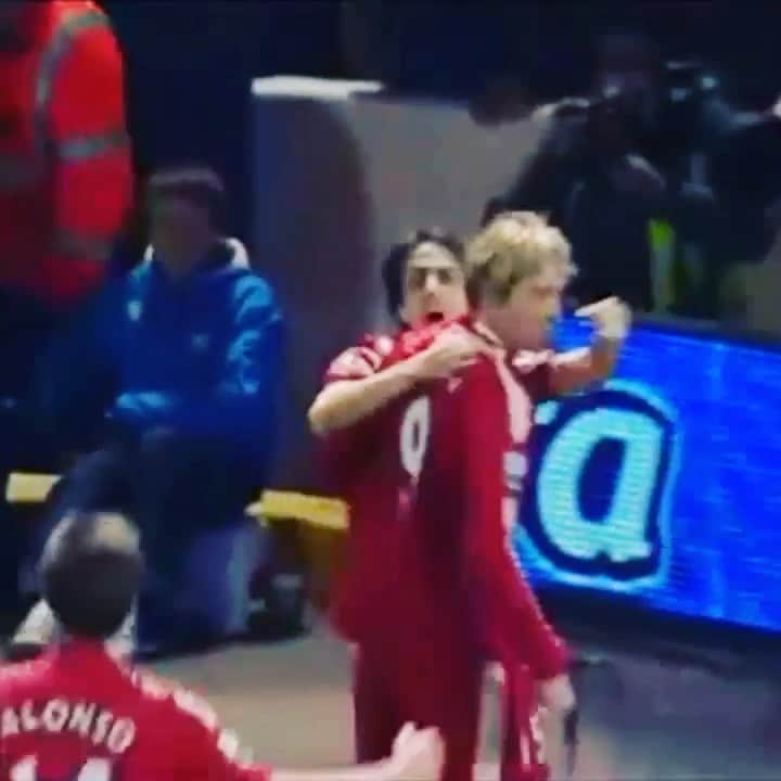フェルナンド・トーレスのインスタグラム：「#OnThisDay 2009 #PortsmouthLiverpool 🔴⚽🔥 @liverpoolfc #OTD #TorresLegacy #TBTorres」