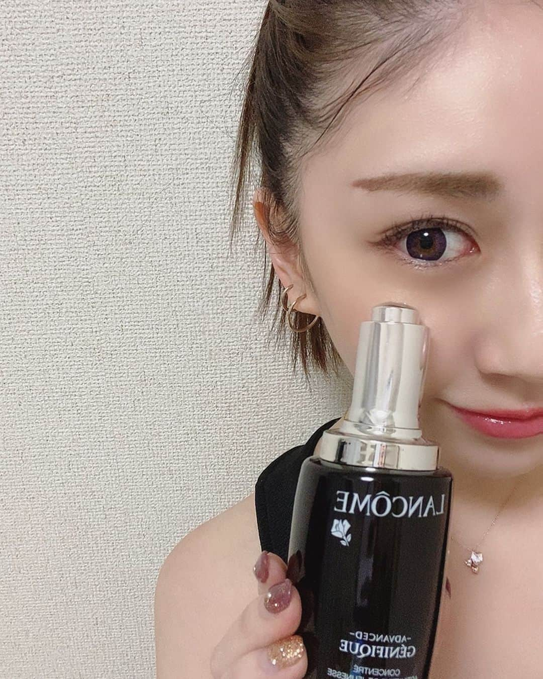 永島あゆみのインスタグラム：「＊ ・ はい❤︎ #lancome  #続けてます #最近乾燥気味  #保湿ケア #肌ケアも頑張る  #❤︎ 今日は最高に眉がおかしい😂」