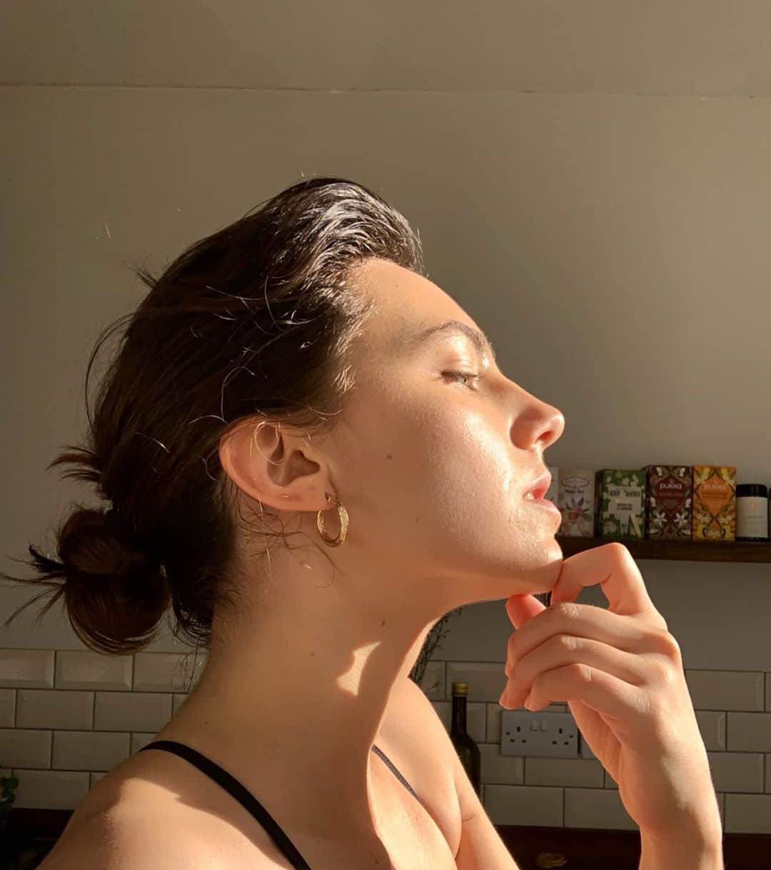 Amelia Zadroのインスタグラム：「Morning decisions」