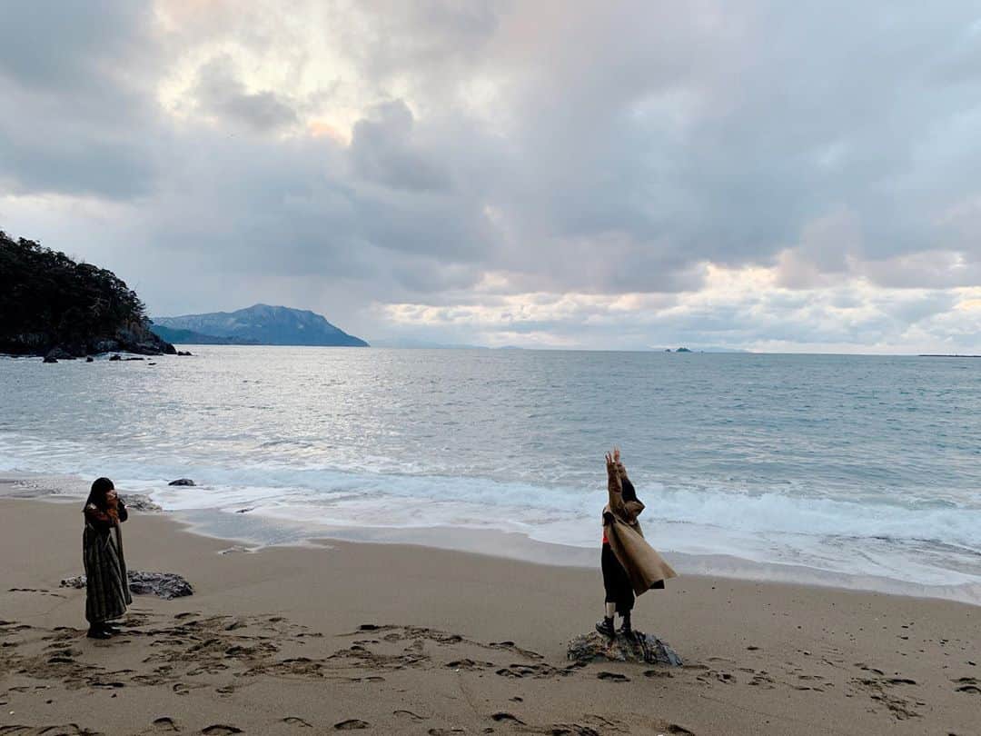 大友花恋さんのインスタグラム写真 - (大友花恋Instagram)「冬の日本海に行ってきました☺︎ 空気がキリリとしてました。」2月7日 19時27分 - karen_otomo