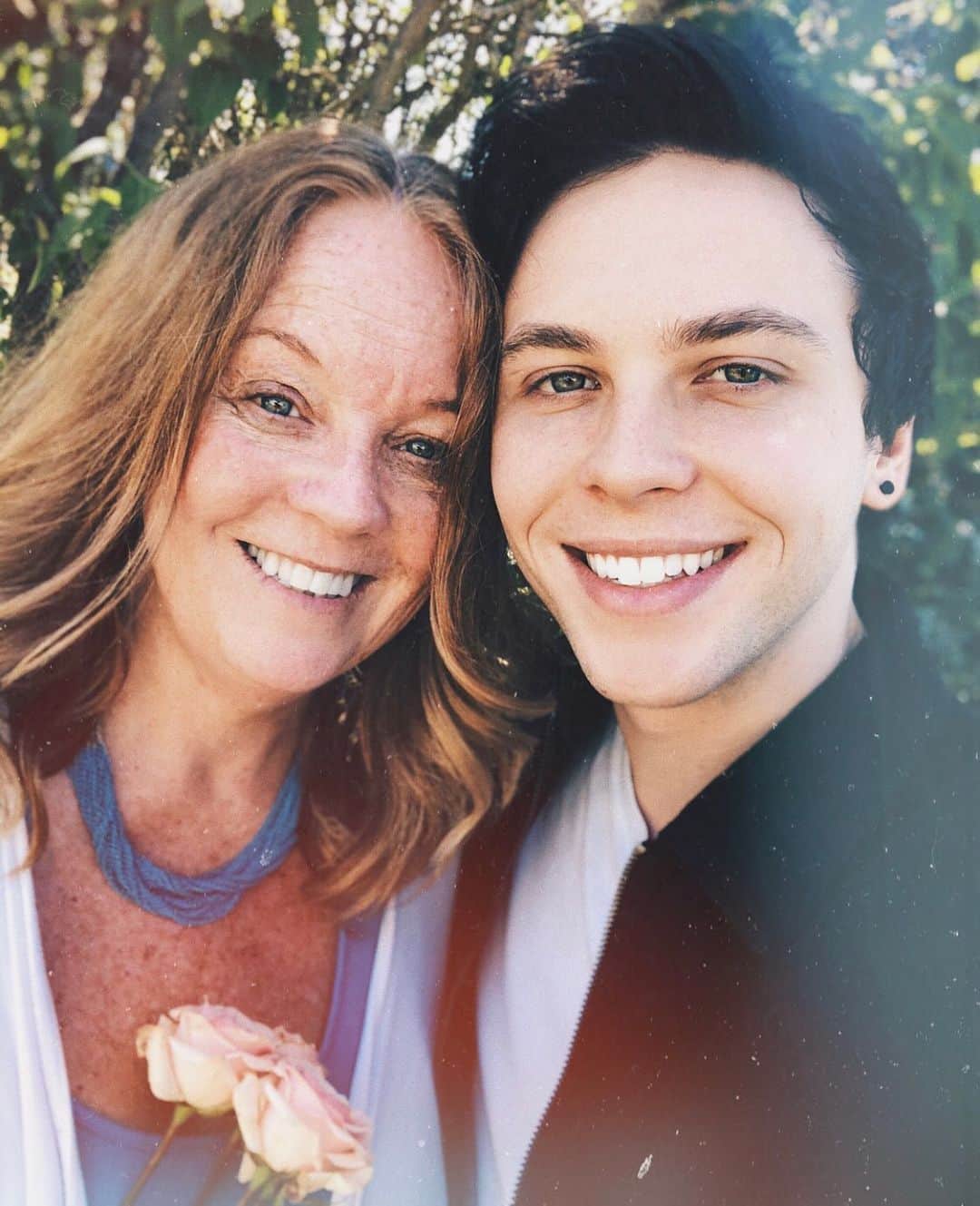 キートン・ストロンバーグのインスタグラム：「Happy Birthday Momma 🥰 @lariclaire」