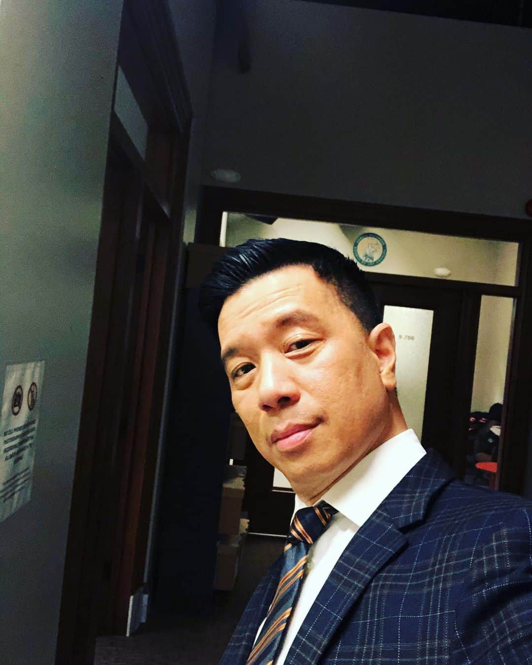 レジー・リーのインスタグラム：「#FriYAY vibes. How YOU doin’?」