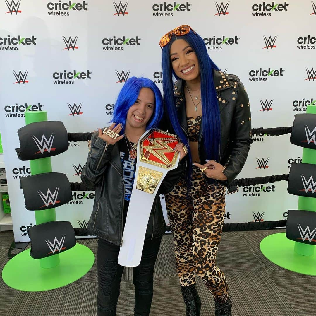 サシャ・バンクスさんのインスタグラム写真 - (サシャ・バンクスInstagram)「Thank you @cricketwireless for letting me meet my fans today!!! They definitely made me smile. #smileon outfit: @shopakira @divamodafashioncouture」2月8日 5時34分 - themercedesvarnado