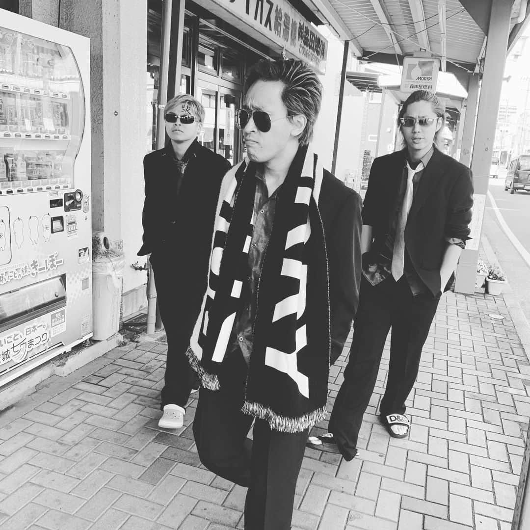 としみつのインスタグラム：「あ〜任侠任侠〜〜〜 #東海オンエア #任侠さんぽ #商店街好きな人と繋がりたい」