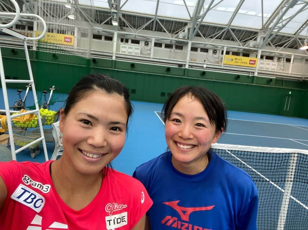 尾崎里紗さんのインスタグラム写真 - (尾崎里紗Instagram)「練習ありがとう😆﻿ ﻿ ﻿ ﻿ ﻿ #glico ﻿ #powerproduction ﻿ #head ﻿ #headtennis_official﻿ #teamhead ﻿ #asicstennis﻿ #teamasics ﻿ #imoveme﻿ #onitsukatiger ﻿ #株式会社タイド ﻿ #TIDE. ﻿ #gram3 ﻿ #グラムスリー ﻿ #tbc_aesthetic ﻿ #エステ ﻿ #エステティックtbc ﻿ #尾崎里紗 ﻿ #risaozaki ﻿ #tennis ﻿ #tennisplayer ﻿ #テニス ﻿ #fitness ﻿ #フィットネス﻿」2月7日 21時52分 - risaozaki410