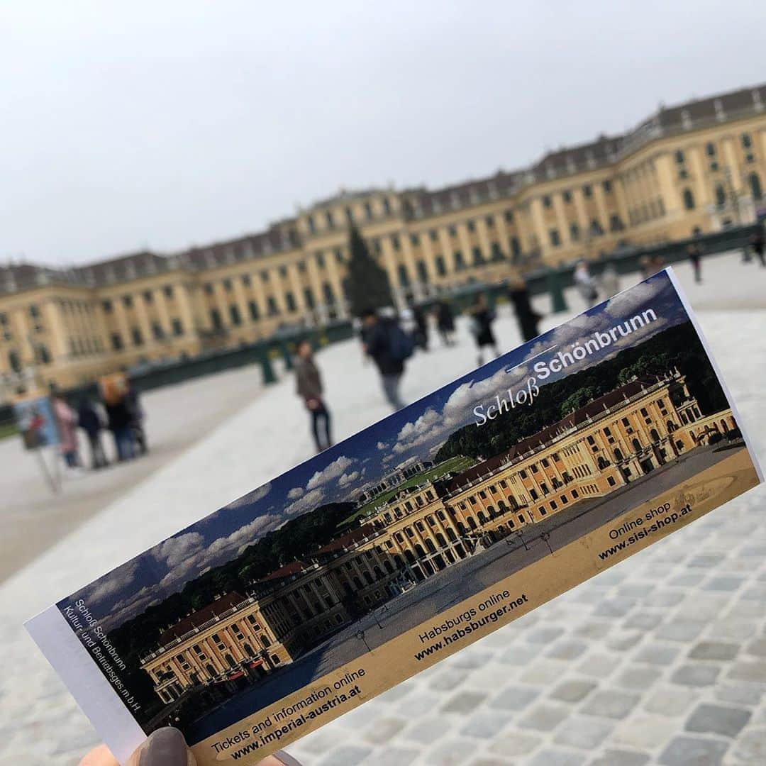 湯浅なるせのインスタグラム：「☁️🏰」