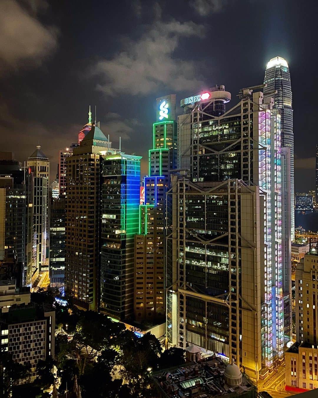 MIKAさんのインスタグラム写真 - (MIKAInstagram)「Home Kong ❤︎ 前回泊まったホテルのbarに行ってみたら景色は素敵だし混んでなくて穴場だったよ🍸✨ #hk #night #views #themurray #popinjays #香港 #サイバージャパン #サイバージャパンダンサーズ #cyberjapan」2月7日 21時59分 - cjd_mika