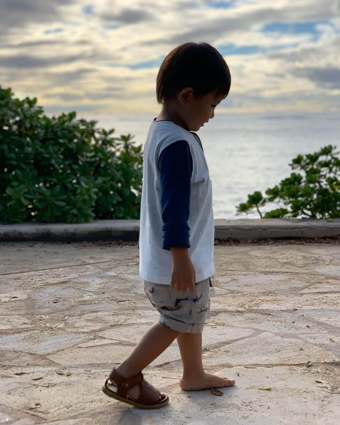 DaisukeNさんのインスタグラム写真 - (DaisukeNInstagram)「Your life is worth much more than gold. . . #myson #son #kids #growth #treasure #hawai #happy #portrait #nofilter #👦🏼 #パパはポートレートで撮りたがり」2月7日 22時07分 - da7suke