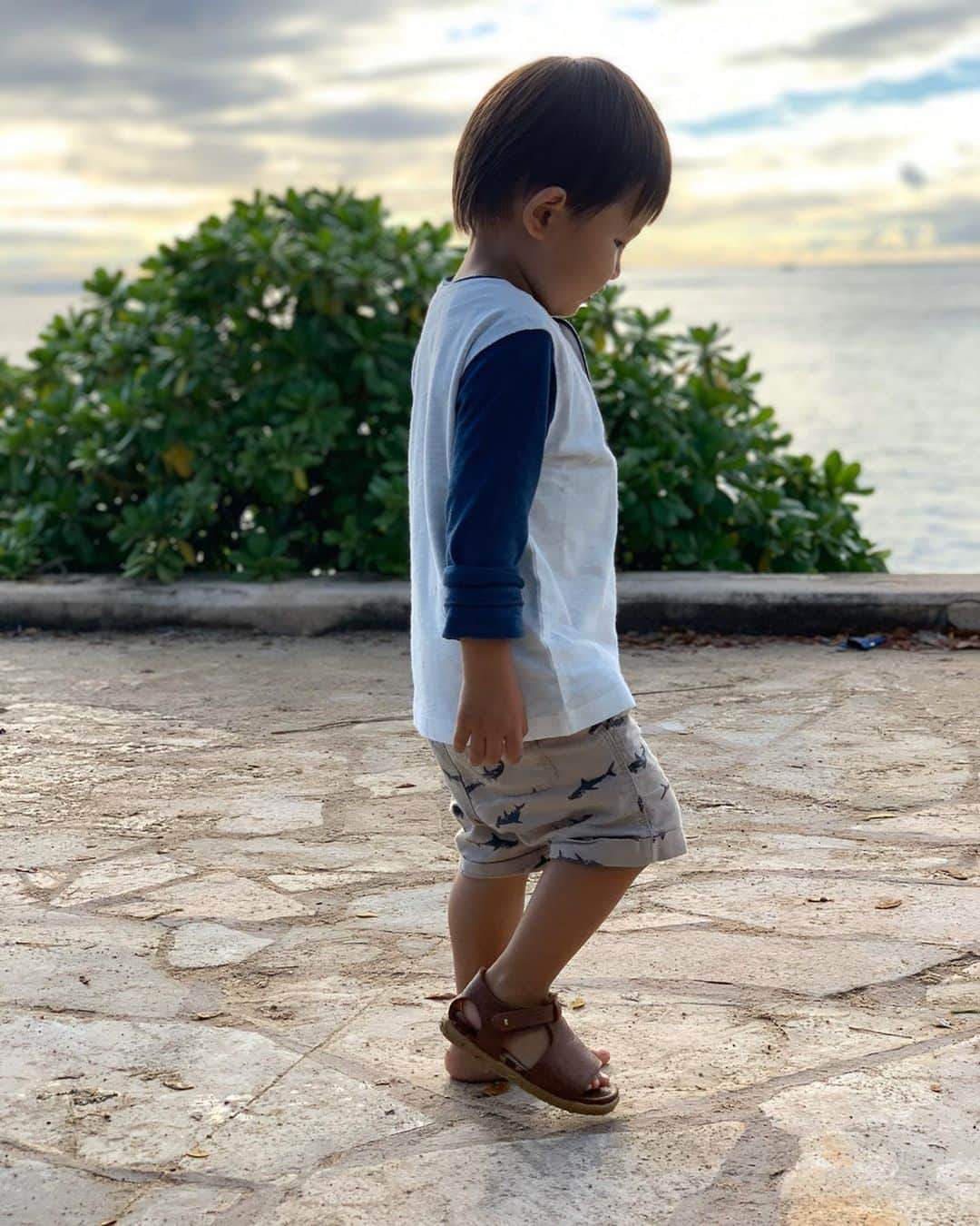 DaisukeNさんのインスタグラム写真 - (DaisukeNInstagram)「Your life is worth much more than gold. . . #myson #son #kids #growth #treasure #hawai #happy #portrait #nofilter #👦🏼 #パパはポートレートで撮りたがり」2月7日 22時07分 - da7suke