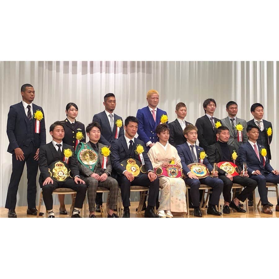 長久梨那さんのインスタグラム写真 - (長久梨那Instagram)「‪． 水咲まゆ花さんにお誘いいただき、2019年度ボクシング年間優秀選手表彰式へ🥊✨‬ ‪先日引退された田口良一さん、現WBA世界ライトフライ級スーパー王者の京口紘人さんとお写真撮っていただきました💗‬ ‪すごい選手がたくさん✨✨‬ ‪来年は私も登壇できるように頑張ります🤔⁉️‬ ‪#ボクシング‬ #ボクサー #2019 #優秀選手 #表彰式 #世界王者 #田口良一 選手 #京口紘人 選手 #村田諒太 選手 #ボートレース #リポーター #アナウンサー #女子アナ #女優 #舞台 #ボクシング女子 ⁉︎ #生島企画室 #フォローミー #japan #girl #boxing #worldchampion #boatrace #announcer #reporter #actress #actresslife #actor #stage #followme」2月7日 22時19分 - rinanagahisa