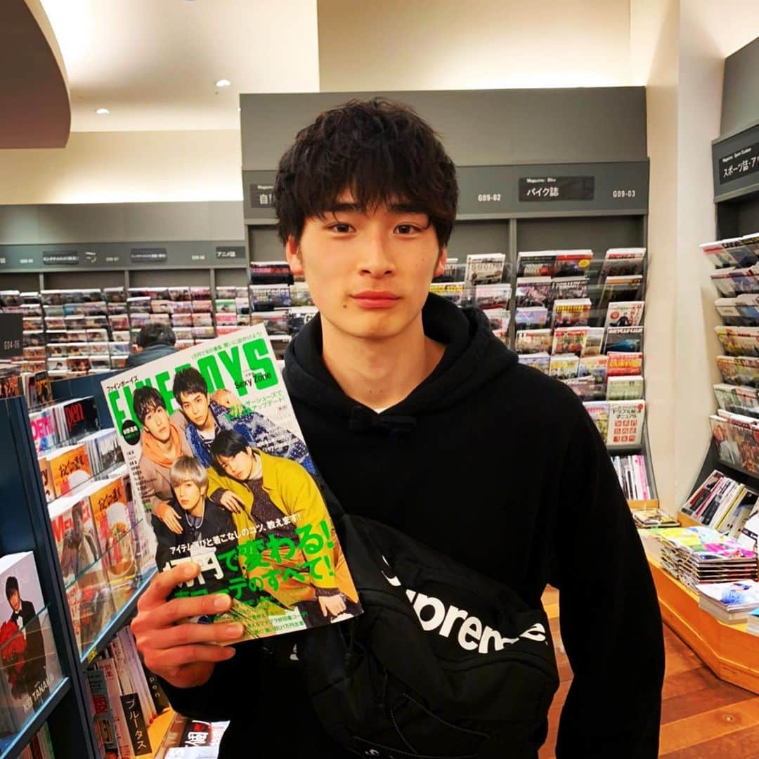 青木悠さんのインスタグラム写真 - (青木悠Instagram)「3月号も出てるから手に取ってみてね🤩🔥 勘違いしてて今月に出るかと思いきや、見てほしいやつが4月あたりにに出るので解禁までお楽しみに🤭🤭🤭 #fineboys #3月号 #ファインボーイズ」2月7日 22時49分 - yu_aoki1997