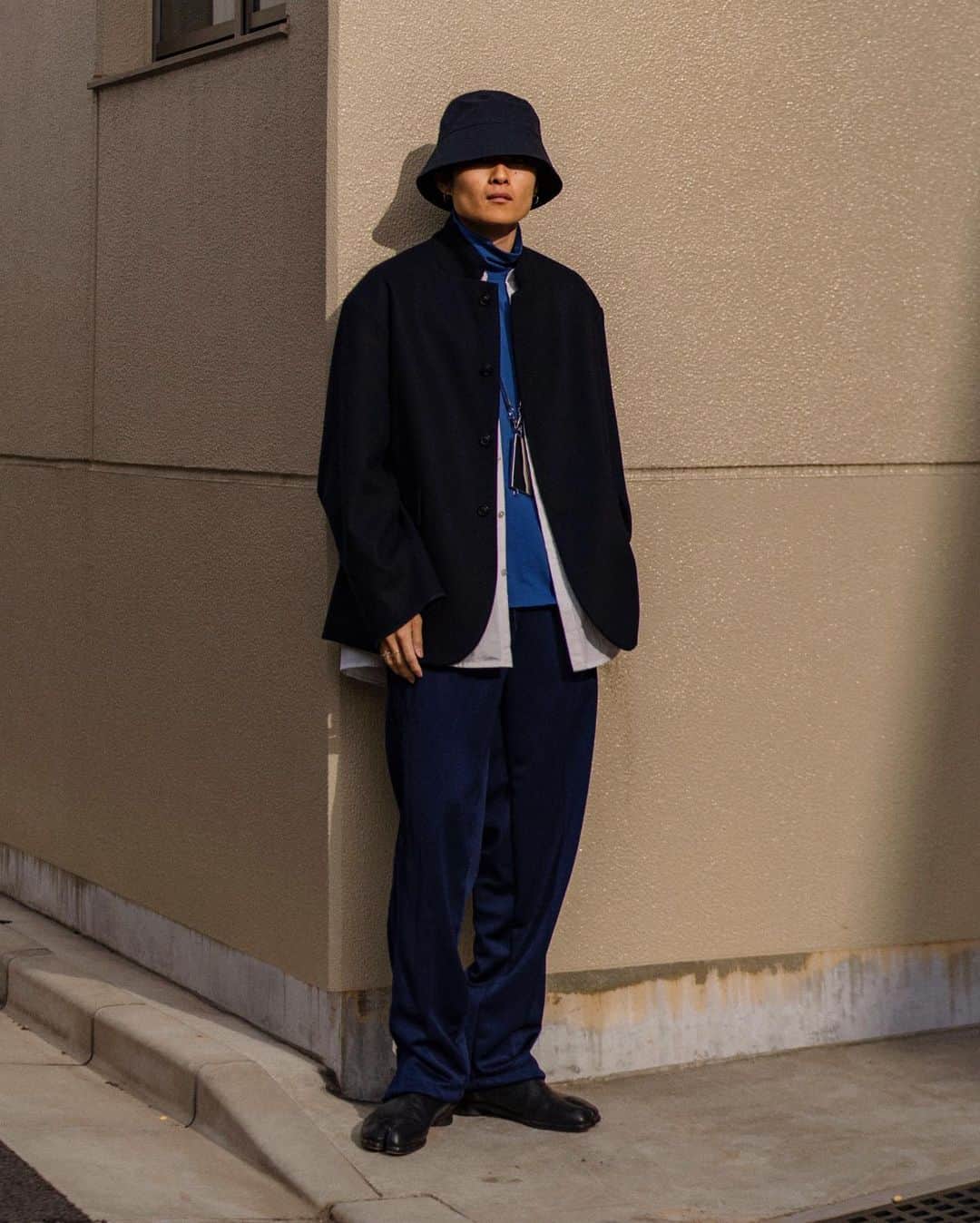 Ryoさんのインスタグラム写真 - (RyoInstagram)「ㅤㅤㅤㅤㅤㅤㅤㅤㅤㅤㅤㅤㅤ 相変わらずのブルー好きです🙋‍♂️ 春は白と爽やかに合わせていこうと思います🌸 トラックパンツは、楽でついつい手に取ってしまうので重宝しそうです☺️ ㅤㅤㅤㅤㅤㅤㅤㅤㅤㅤㅤㅤㅤ #doublet #urutokyo #cale #maisonmargiela #Peterdo」2月7日 22時49分 - ryo__takashima
