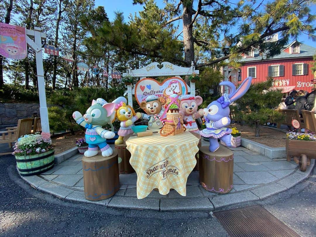 戸島花のインスタグラム：「かわいい もう行きたい みんなどのくらいのペースで行くのかな🌊 #ディズニーシー #disneysea」