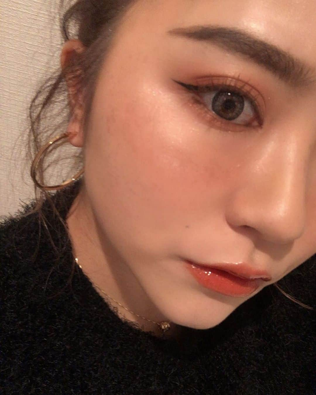 Shioneさんのインスタグラム写真 - (ShioneInstagram)「今日は @ctilburymakeup のアイシャドウパレットで春意識メイク🌸 ㅤㅤㅤㅤㅤㅤㅤㅤㅤㅤㅤㅤㅤ ずーっとチークなしかチーク薄めだったけど最近またチーク濃いめが気分🥰 そして今日はオレンジブラウンのマスカラ🍊🧡 ㅤㅤㅤㅤㅤㅤㅤㅤㅤㅤㅤㅤㅤ 今日のメイクはGRWMで紹介します💗💗 ㅤㅤㅤㅤㅤㅤㅤㅤㅤㅤㅤㅤㅤ  #instagram  #japan  #メイク  #YouTube  #cosmetics #love #me #makeup  #fashion #メイク動画  #メイク #コスメ #オン眉 #shii_code🌹 🌹#Libecka #libeckabyshii #コーデ　#YouTuber #channelshii #かきあげ前髪　#女の子 #outfitoftheday #color #冬服 #winter #海外コスメ #motd #リベッカ #ヘアスタイル #GRWM」2月7日 22時52分 - shione__1101