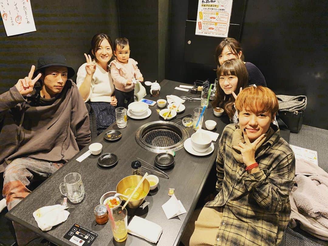 のインスタグラム：「﻿ ﻿ ﻿ 今日は通常営業、勉強会、新年会と﻿ 盛り沢山でした。﻿ ﻿ 今後も仕事が楽しくなるよう﻿ 大切な人を幸せにできるよう﻿ 日々頑張っていきたいと思います。﻿ ﻿ ﻿ ﻿ ﻿ 🌟YouTubeはじました🌟　﻿ プロフィールリンクから見てみてください😉 ﻿ ﻿ ﻿ ﻿ #ドッグビューティーサロンエル﻿ #トリミングサロン#ドッグサロン﻿ #フォスターサロン#保護犬#里親募集﻿ #スキンケアにこだわってます﻿ #優しさを大事にしてます﻿ #保護犬がいてるよ﻿ #尼崎でいちばんわんちゃんに優しい﻿ #bokumo取扱店﻿ #bokumo取扱店兵庫﻿ #トリマー ﻿ #trimmer ﻿ #グルーマー﻿ #instadog ﻿ #dogstagram ﻿ #슈나우저﻿ #トリミング　﻿ ﻿ ﻿」