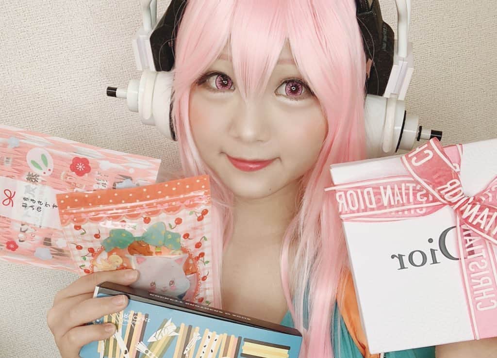 ほしのうめのインスタグラム：「#LOVE #コスプレ　#すーぱーそに子」