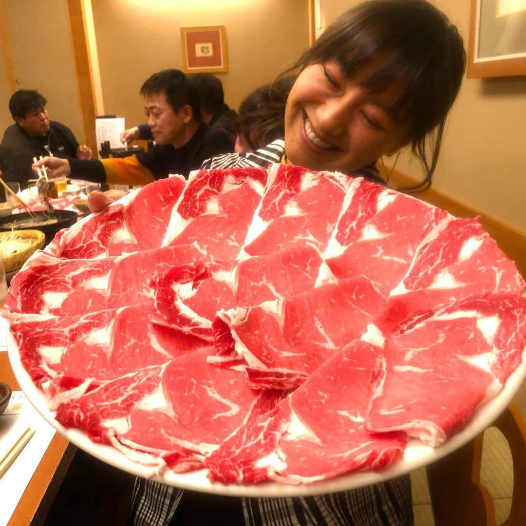 福島和可菜さんのインスタグラム写真 - (福島和可菜Instagram)「肉は別腹❤️ 明日から、充電満タンでお待ちしてます✋ ‪🐟2月8日（土）‪🐟 9:30〜10:00 思い出キャップ配布（シマノブース） 10:30〜11:00 サイン会（シマノブース） 11:30〜12:00 思い出キャップ配布（シマノブース） 13:15〜13:45 トークショー（シマノステージ） 松岡豪之✖️山本啓人✖️福島和可菜 ソルト（オフショア） 14:30〜15:00 サイン会 15:30〜16:00 思い出キャップ配布（シマノブース） 16:30〜17:00 思い出キャップ配布（シマノブース） 🐟2月9日（日）🐟 9:30〜10:00 思い出キャップ配布（シマノブース） 10:30〜11:00 サイン会（シマノブース） 11:30〜12:00 思い出キャップ配布（シマノブース） 13:15〜13:45 トークショー（シマノステージ） 松岡豪之✖️山本啓人✖️福島和可菜 ソルト（オフショア） 14:30〜15:00 サイン会 15:30〜16:00 思い出キャップ配布（シマノブース） 16:30〜17:00 思い出キャップ配布（シマノブース）  大阪も、横浜同様、思い出キャップ配布に、サイン会、トークショーをやらせていただきます🥳  基本的には、SHIMANOさんのブースにおります✋よろしくお願い致します☀️ お待ちしてますね😁  #横浜 #レポート #魅力満載 #大阪 #行きます #シマノブースで待ってます #楽しみ #トークショー #サイン会 #キャップ #フィッシングショー #love #fishing #釣り #大好き #ドキドキ #ワクワク #ネイル #Fish #SHIMANO #TV #active #ambassador #🐟 #‪🎣‬ #❤ #🥰 #😊 #💅 📺SHIMANO TV📺 http://tv.shimano.co.jp/sp/detail/10501」2月8日 0時10分 - fukushimawakana