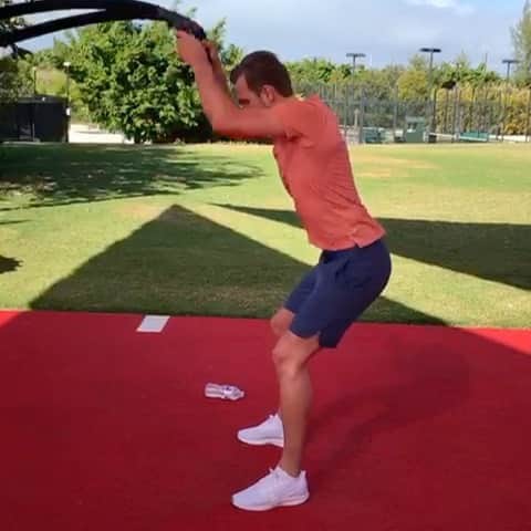 ハリー・ケインのインスタグラム：「Making gains. Every day. 💪」