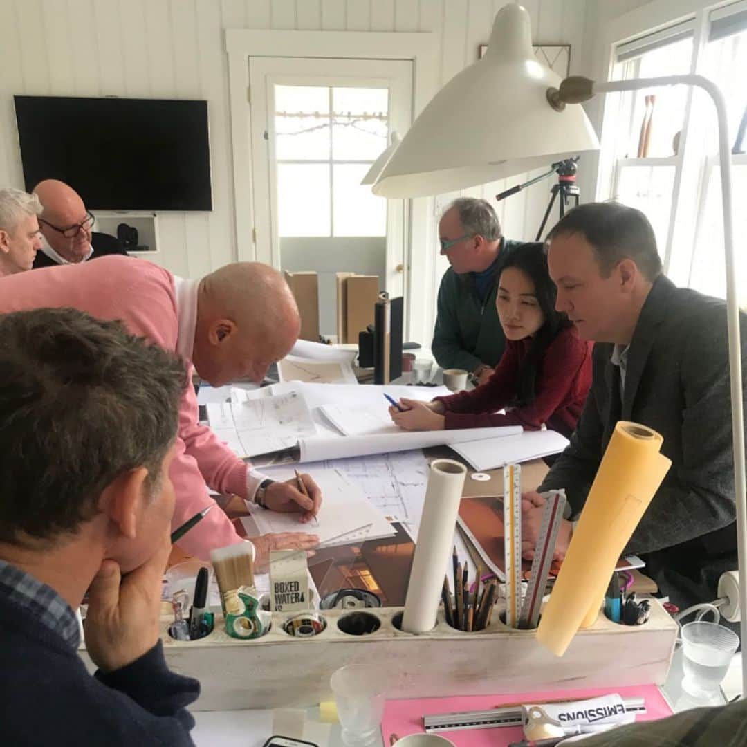 ノーマン・フォスターさんのインスタグラム写真 - (ノーマン・フォスターInstagram)「Site meeting with contractors and consultants」2月8日 1時01分 - officialnormanfoster