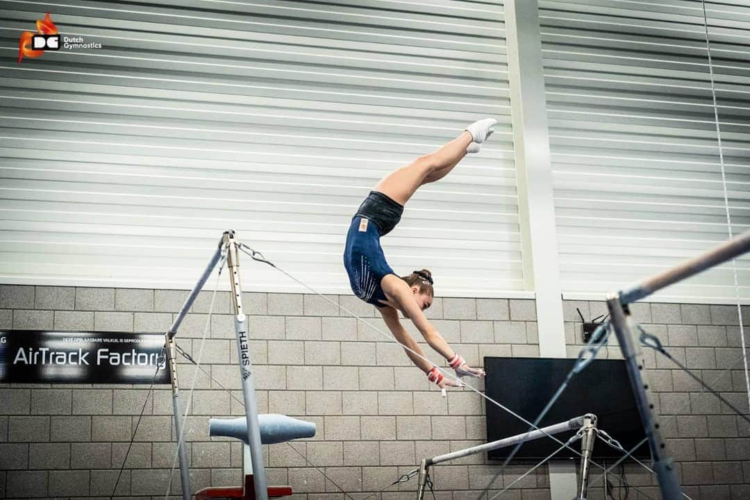 エイトォーラ・トールズドッティルのインスタグラム：「Flying into the weekend after a great national trainingcamp with the team💪🏼💙」
