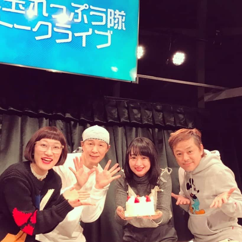 松谷賢示さんのインスタグラム写真 - (松谷賢示Instagram)「スパイク小川ちゃんお誕生日おめでとう🎉 トークライブでした . . . . . . #トークライブ #渋谷 #無限大ドーム #ゲスト #スパイク #松浦 #小川ちゃん #誕生日 #やのにわざわざ #来てくれて #貴重な時間を #分けてもらった #芸人としても #飛躍してもらいたいし #女性としても幸せになって貰いたいよね #水玉共々応援してね #そして #皆様 #貴重なお時間ありがとうございました #次回もお時間許されるなら是非 #観劇願います #アキティッシュ #ケンの大々的告白 #吉本坂46 #YouTube #水玉れっぷう隊」2月8日 1時54分 - mizutamarepputai_ken