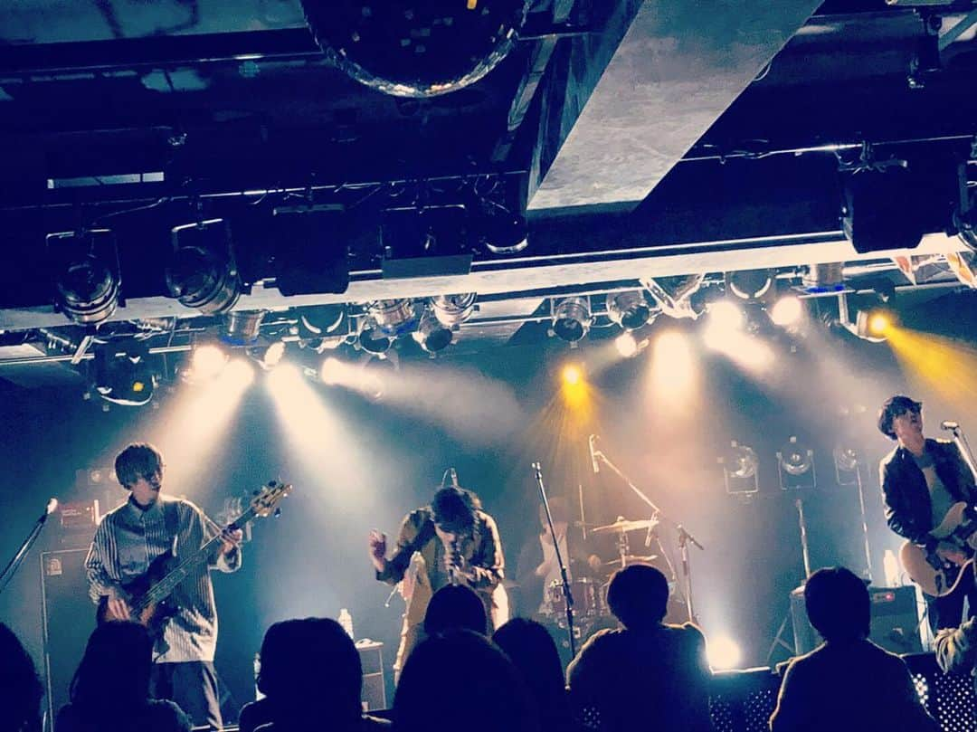 GOODWARPさんのインスタグラム写真 - (GOODWARPInstagram)「2020.2.7 @心斎橋JANUS  #goodbyeapril さんのツアーで、新年明け初の大阪でした‼︎ 今年も大阪にたくさんお邪魔させて頂くと思います。どうかよろしくお願いします🙇‍♂️ #goodwarp」2月8日 2時57分 - gdwp_goodwarp