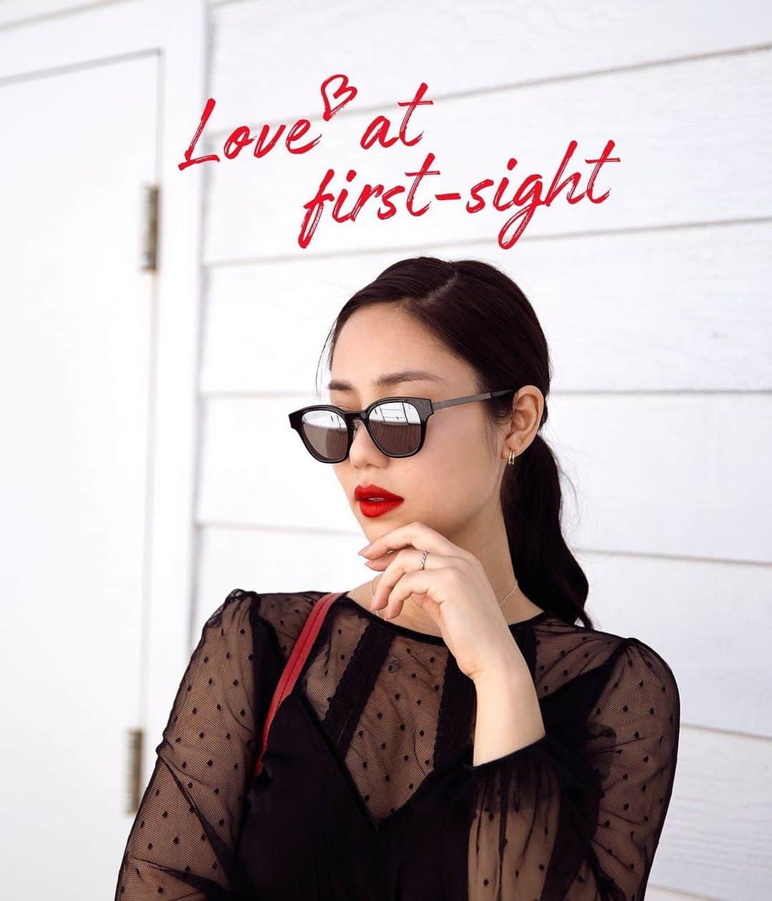 JINSさんのインスタグラム写真 - (JINSInstagram)「This Valentine’s Day get your loved one something thoughtful. The gift of Vision. Shop now and save 10% off when you use the code ‘2020LOVE’ on check out. #jinseyewear #valentinesgift」2月8日 3時08分 - jins.usa