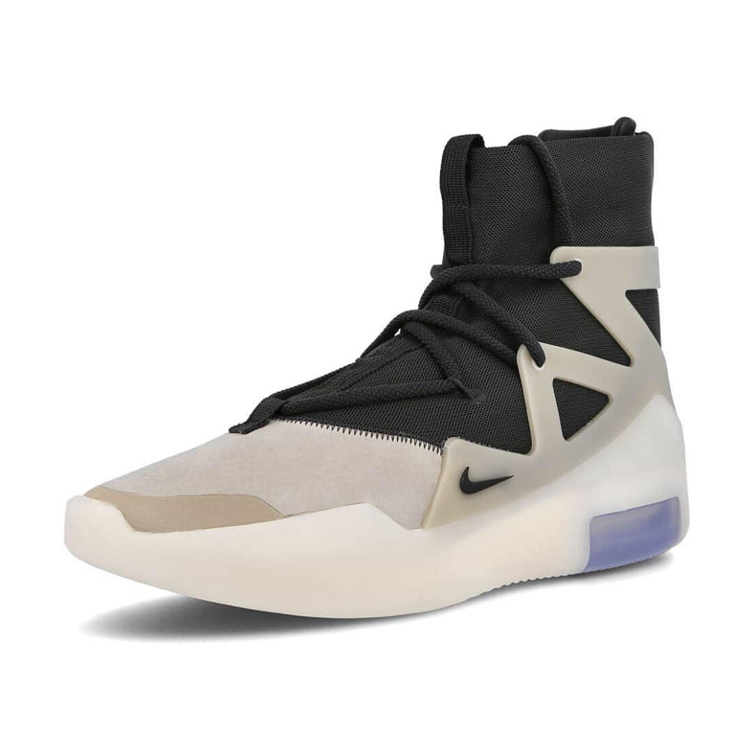 HYPEBEASTさんのインスタグラム写真 - (HYPEBEASTInstagram)「@hypebeastkicks: After early images began circulating of the @fearofgod x @nike Air Fear of God 1 "String", the shoe is seen breaking from the single-color style offered by most of @jerrylorenzo's previous Nike releases combining black mesh, sandy suede, and a plastic cage. Reports of a February 10 release date appear to be accurate with a retail price of $350 USD.⁠⠀ Photo: @overkillshop」2月8日 4時06分 - hypebeast