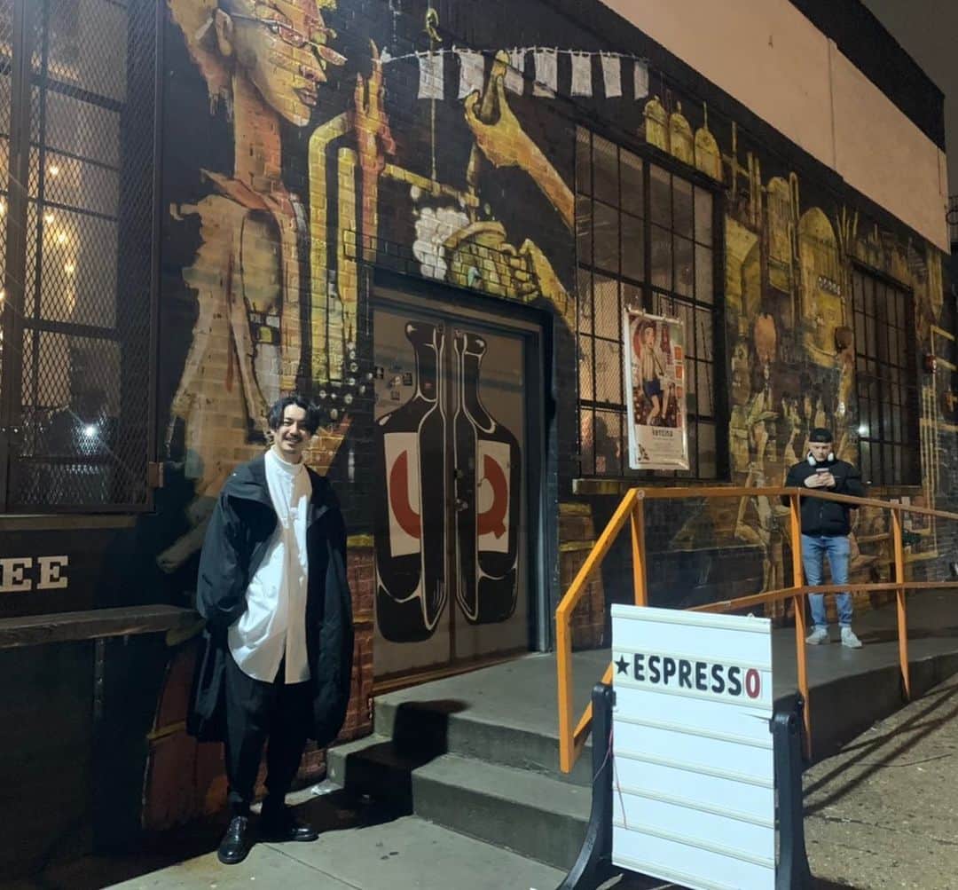 大野拓朗さんのインスタグラム写真 - (大野拓朗Instagram)「今日眠いぞー でも昨日酔っ払いながらいっぱい喋ったおかげで、今日けっこう英語喋れてる(笑)疲れてる時、大体言葉出てこないんだけど、今日は不思議とポンポン単語出てくるなあ🤔」2月8日 4時21分 - takuro.ohno