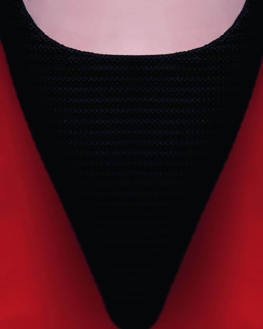 クリスチャンディオールさんのインスタグラム写真 - (クリスチャンディオールInstagram)「Revisiting the House's iconic silhouettes and accessories including the #JAdior shoes, the #Dior30Montaigne collection by @MariaGraziaChiuri is artfully captured by photographer and friend of the House @BrigitteNiedermair in the '30 Montaigne' feature for the 28th edition of #DiorMagazine.」2月8日 5時00分 - dior