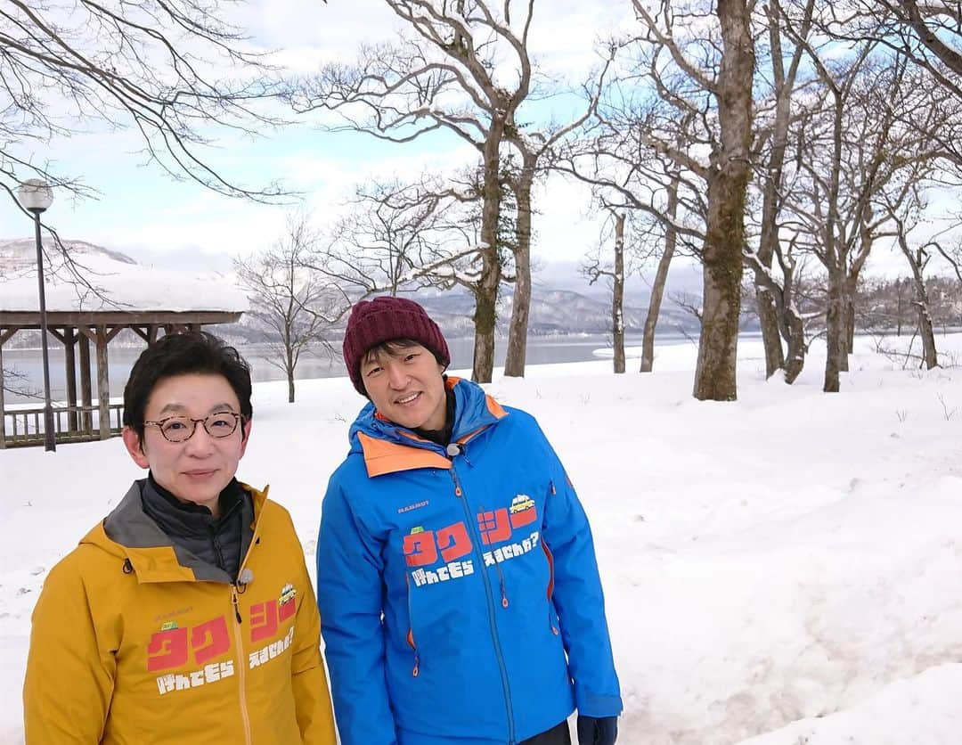 テレビ東京「土曜スペシャル」さんのインスタグラム写真 - (テレビ東京「土曜スペシャル」Instagram)「絶景・冬の#十和田湖を堪能するジュニアさんと古舘さん！古舘さんが「この旅、めちゃくちゃだよ！！」と訴えるほど波乱の展開に！ 詳細は・・今夜６時３０分の土曜スペシャル、「千原ジュニアのタクシー乗り継ぎ旅」第４弾で！. ゲストの古舘伊知郎さんと１台５０００円分タクシーを乗り継いで、日本海側の青森県深浦町から太平洋側の八戸を目指します！ .  話術のプロ２人がガチンコ旅をする姿は必見！  #千原ジュニア #古舘伊知郎 #土スペ #土曜スペシャル #タクシー #ガチンコ旅 #青森県 #深浦 #八戸 #葦毛崎展望台 #雪 #十和田湖 #古遠部温泉」2月8日 14時35分 - tvtokyo_dosupe