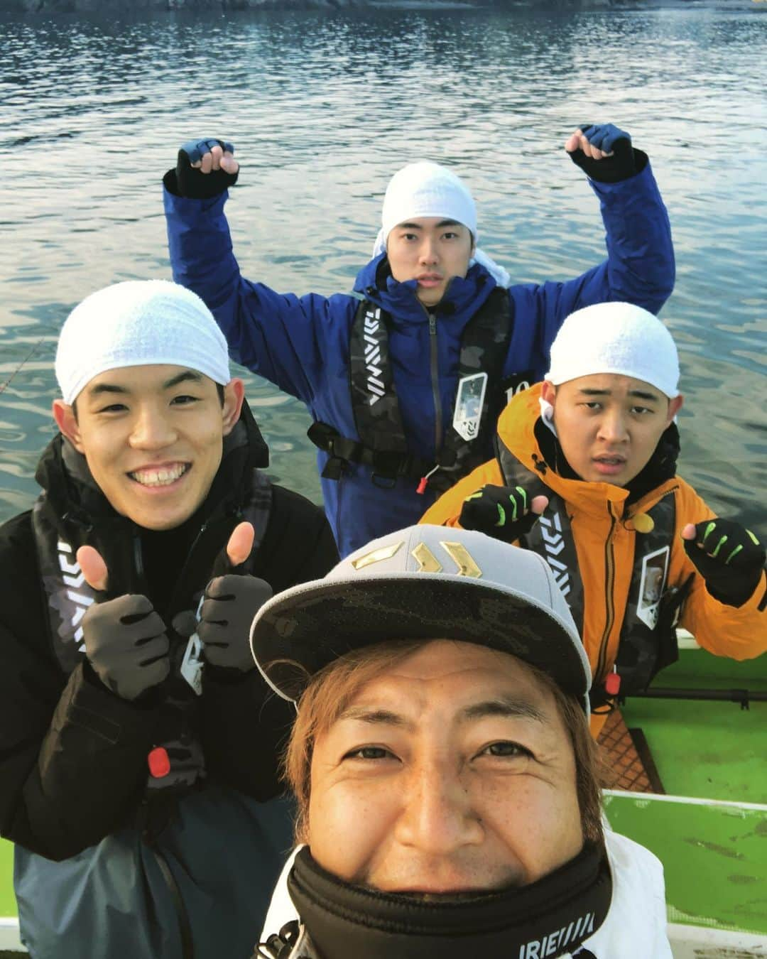 つるの剛士さんのインスタグラム写真 - (つるの剛士Instagram)「五千頭身。  行ってきます🎣  #四千頭身 #釣るの剛士 #キスマイ　#北山くん」2月8日 7時47分 - takeshi__tsuruno