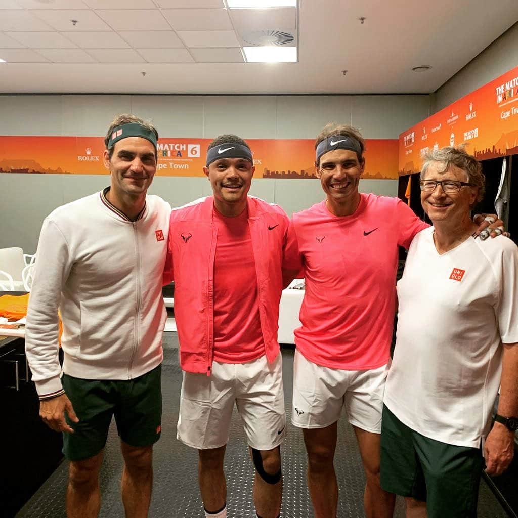 ロジャー・フェデラーのインスタグラム：「Thank you @rafaelnadal , @trevornoah , and @thisisbillgates for you support of this incredible event. It was always a dream of mine to play in South Africa for my foundation. I am so proud to say we raised over $3 million this evening🙌🇿🇦✅ #worldrecord #southafrica」