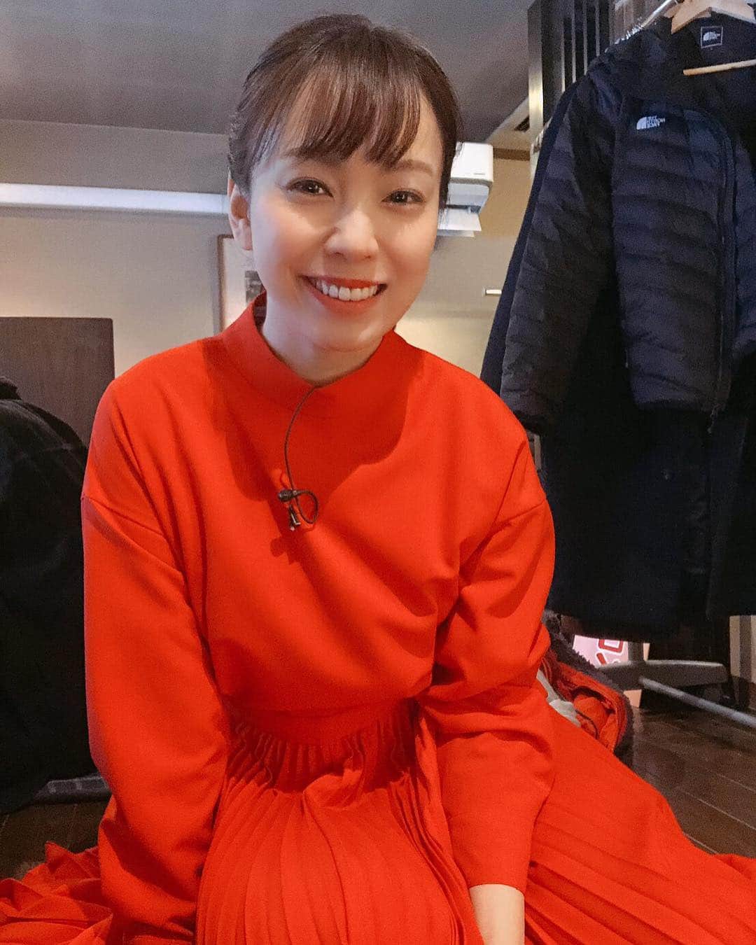 杜このみのインスタグラム：「良い旅だった〜〜！✨ にしても最近赤いワンピースを着過ぎている…。 20代の頃はあまり選ばない色だったなぁ〜…。」