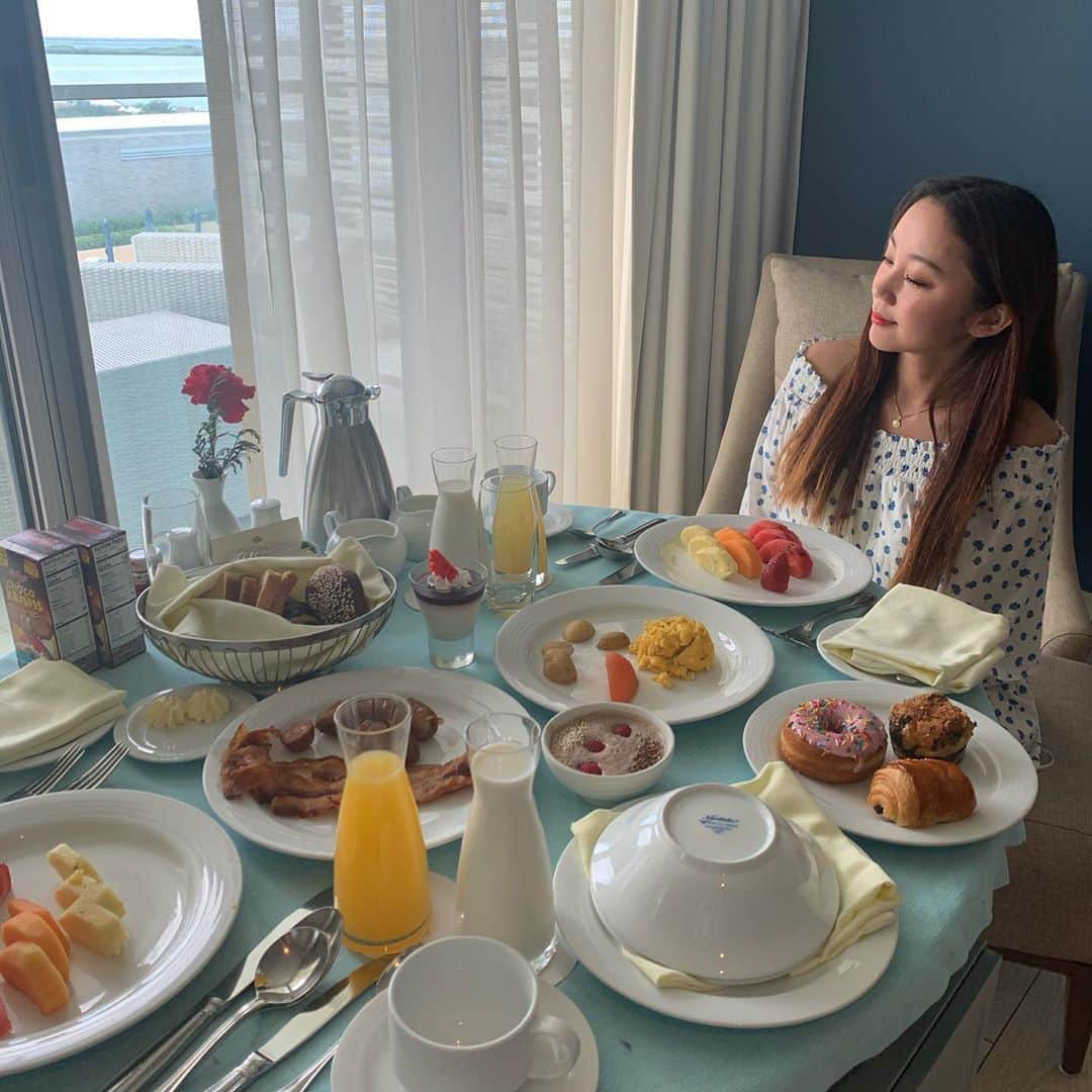 薮下柊さんのインスタグラム写真 - (薮下柊Instagram)「素敵な朝食😭✨ : 風が強くてバルコニーで食べれなかったのが少し残念だったけど、むちゃくちゃ幸せ🥺🌱 : #cancun #mexico #resort #ocean #breakfast #allinclusive #americanbreakfast #summer #summervibes」2月8日 10時22分 - __yabushita_shu__